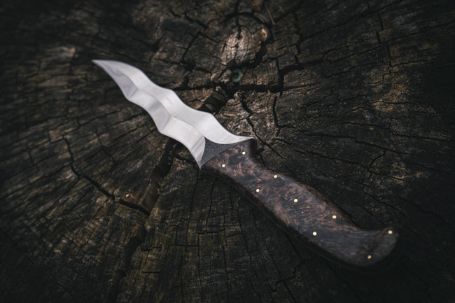 Magni L Kris Walnut burl handle